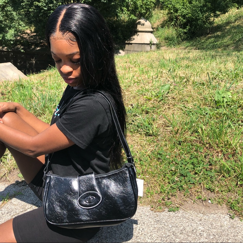 Black Handbag| Vintage Style - Picture 10 of 10